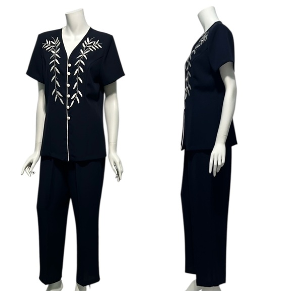 📺 VINTAGE Late 90’s Women’s Navy White Embroidered Pantsuit Top & Bottom M - Picture 1 of 16